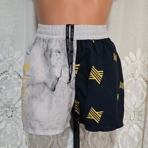 Treign Athletic Shorts Size Medium